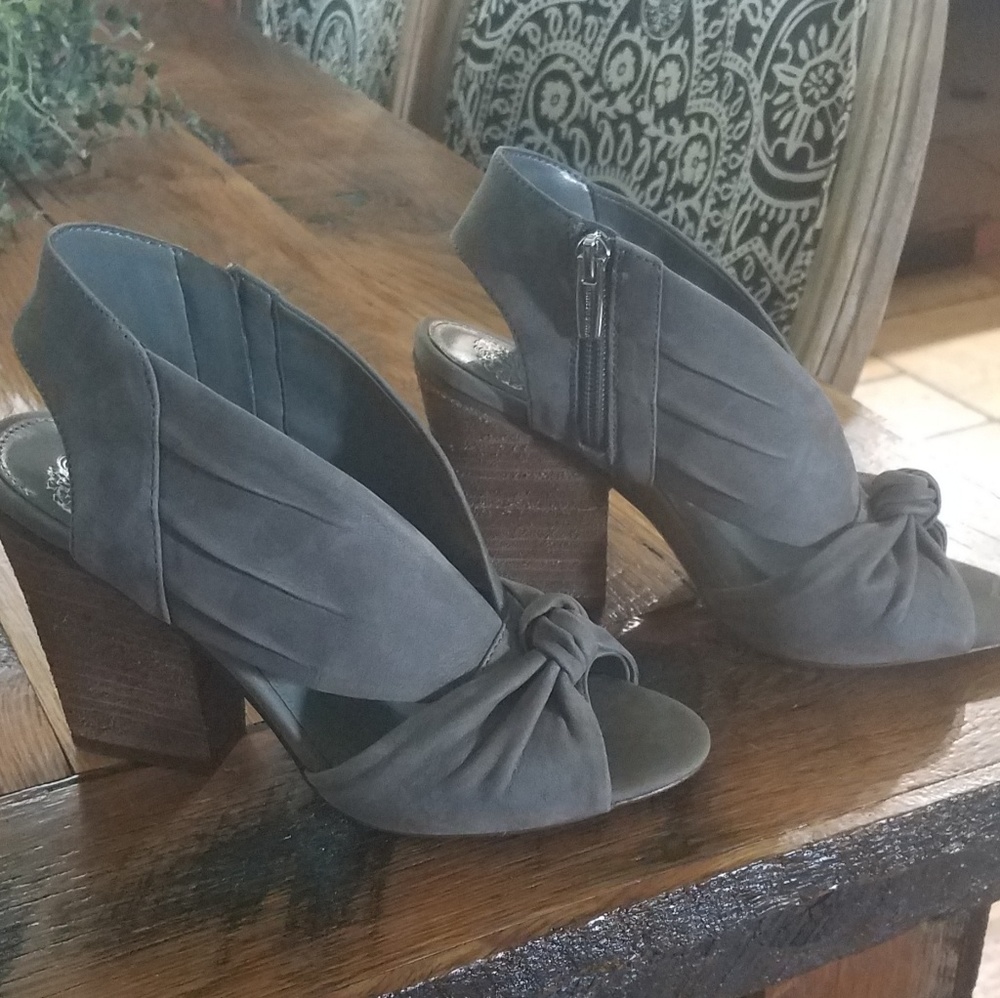 Vince Camuto Gray Suede Shoes NWOT